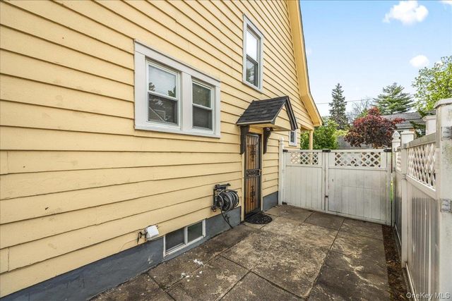 29 Crowell Street, Hempstead, NY 11550