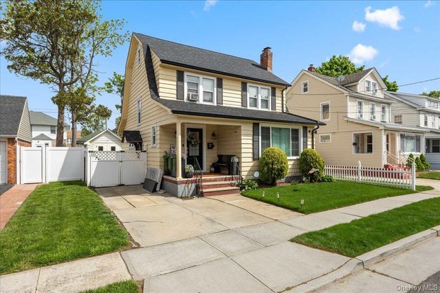 29 Crowell Street, Hempstead, NY 11550