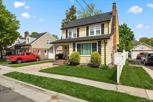 29 Crowell Street, Hempstead, NY 11550