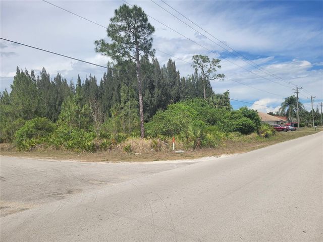 2601 E 10TH STREET, Lehigh Acres, FL 33936