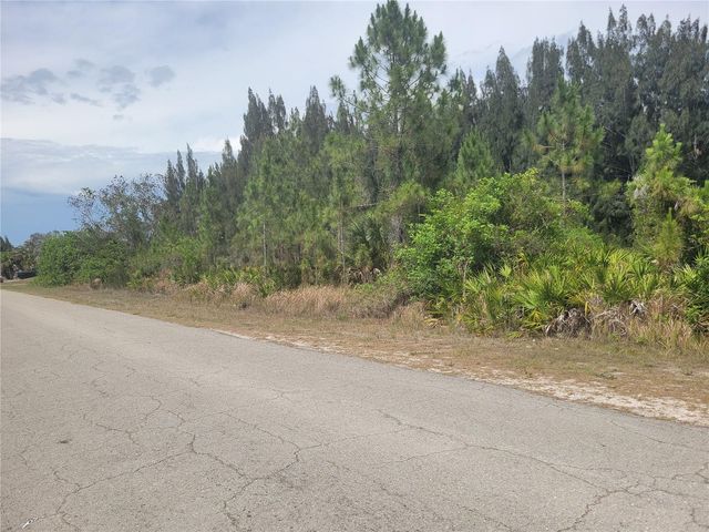 2601 E 10TH STREET, Lehigh Acres, FL 33936