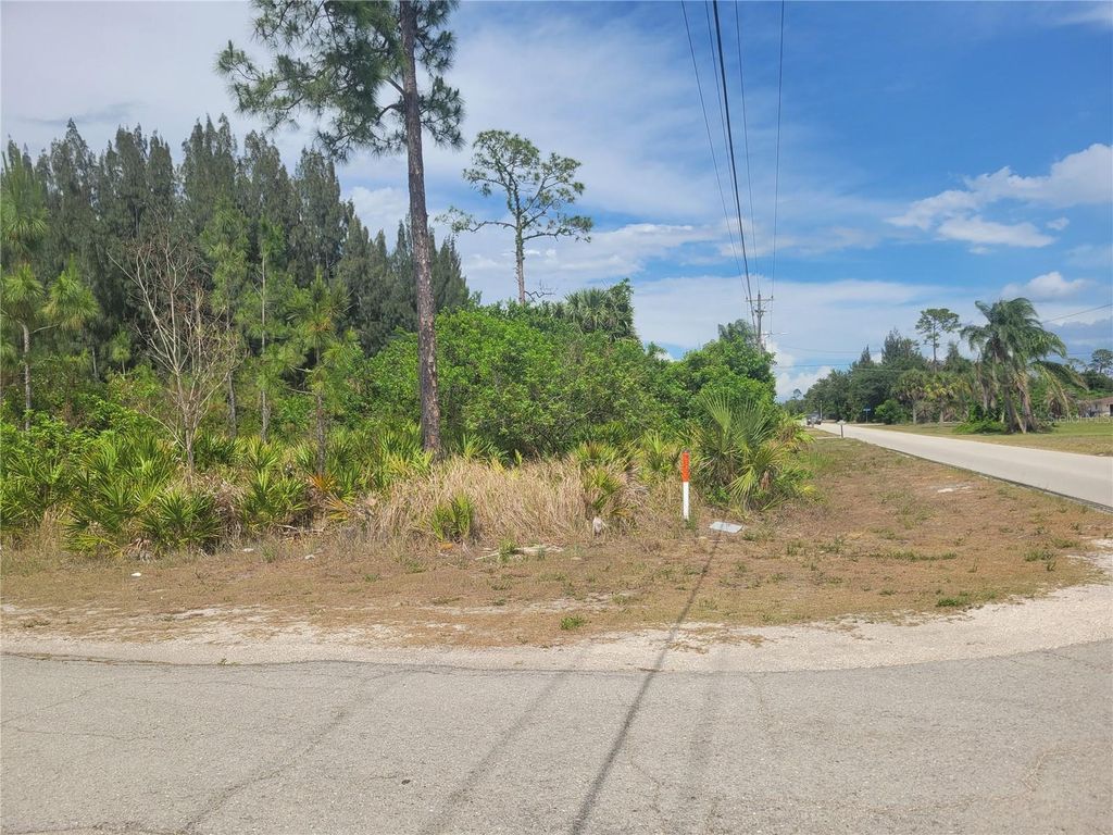 2601 E 10TH STREET, Lehigh Acres, FL 33936