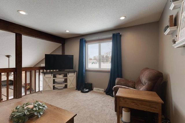 806 Evergreen DRIVE, Holmen, WI 54636