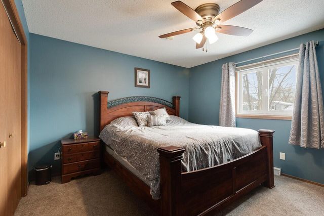 806 Evergreen DRIVE, Holmen, WI 54636