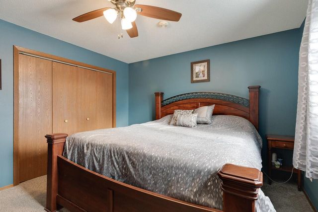 806 Evergreen DRIVE, Holmen, WI 54636