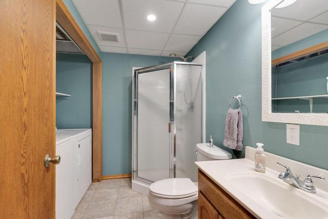 806 Evergreen DRIVE, Holmen, WI 54636