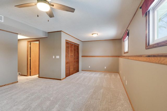 806 Evergreen DRIVE, Holmen, WI 54636