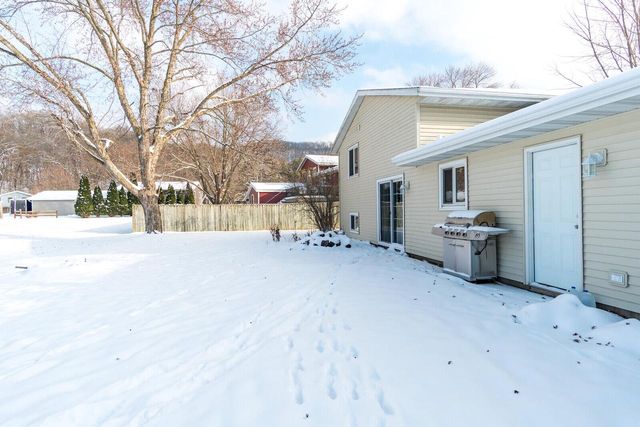 806 Evergreen DRIVE, Holmen, WI 54636