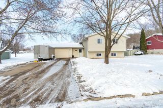 806 Evergreen DRIVE, Holmen, WI 54636
