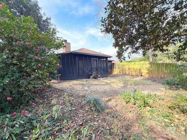 135 Lake Shore Drive, Daphne, AL 36526