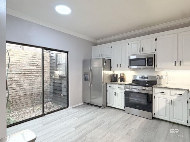 135 Lake Shore Drive, Daphne, AL 36526