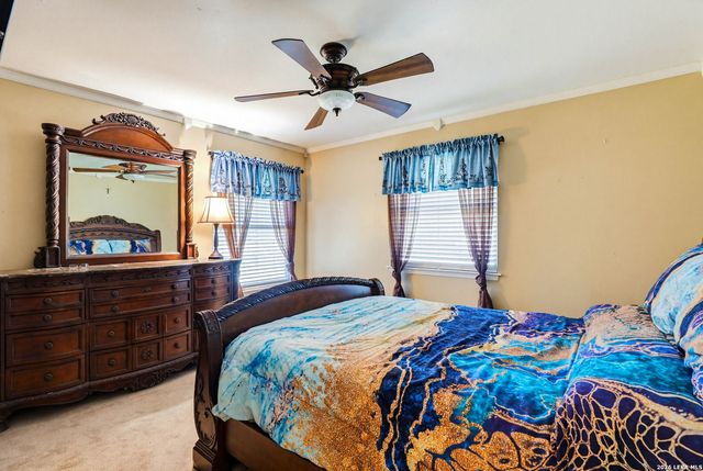 3410 Autumn Ln, Kirby, TX 78219
