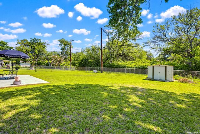3410 Autumn Ln, Kirby, TX 78219