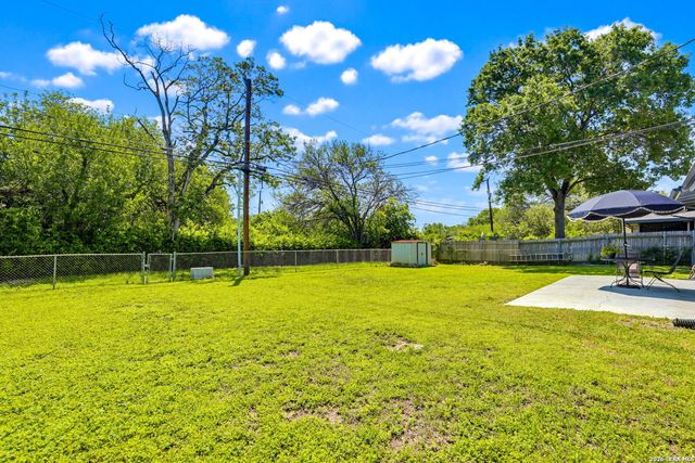 3410 Autumn Ln, Kirby, TX 78219