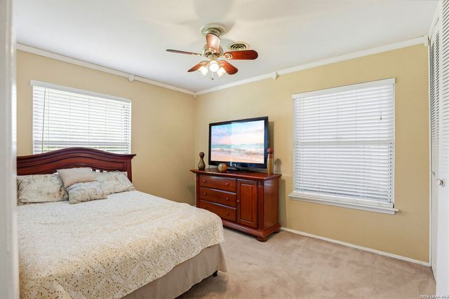 3410 Autumn Ln, Kirby, TX 78219