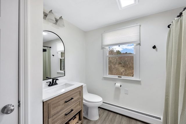 121 Pinecrest Beach Dr, Falmouth, MA 02536