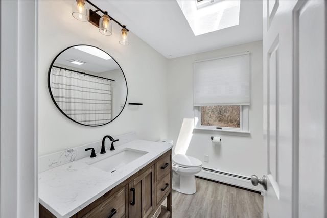 121 Pinecrest Beach Dr, Falmouth, MA 02536