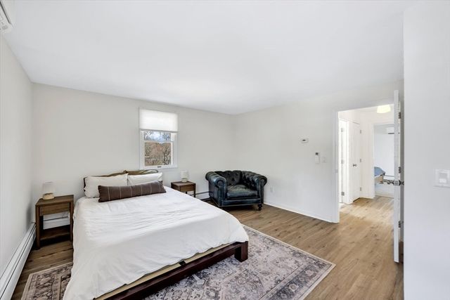 121 Pinecrest Beach Dr, Falmouth, MA 02536