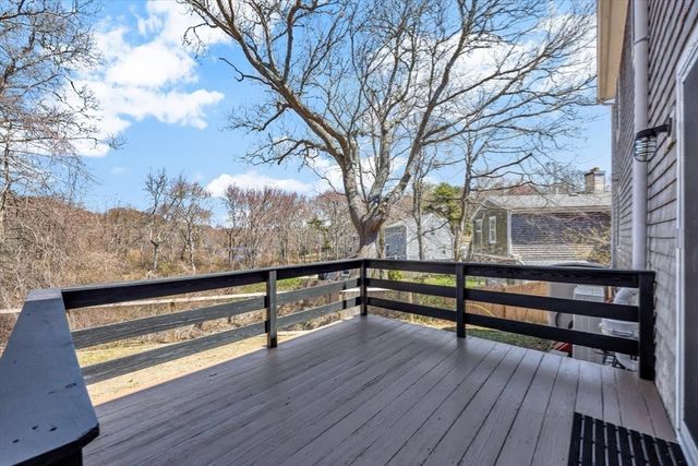 121 Pinecrest Beach Dr, Falmouth, MA 02536