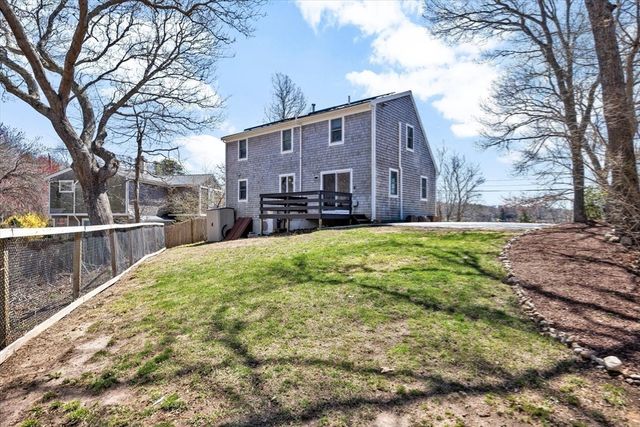 121 Pinecrest Beach Dr, Falmouth, MA 02536