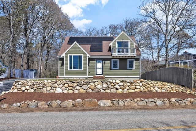 121 Pinecrest Beach Dr, Falmouth, MA 02536