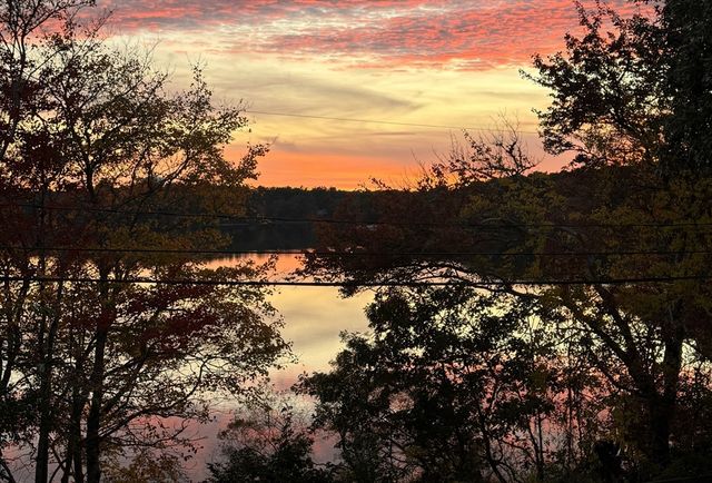 121 Pinecrest Beach Dr, Falmouth, MA 02536