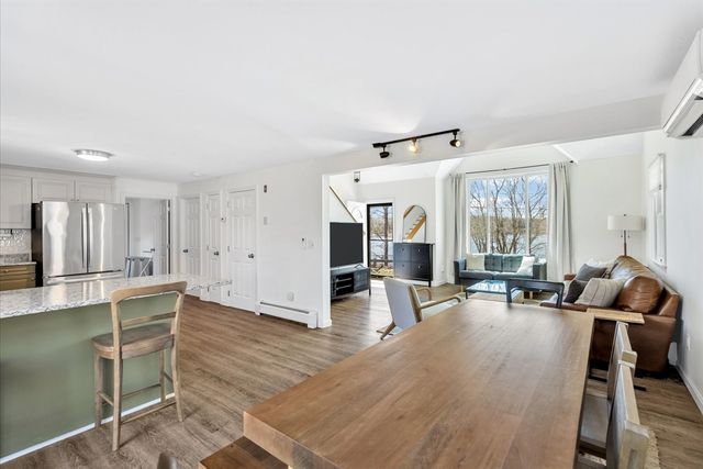 121 Pinecrest Beach Dr, Falmouth, MA 02536