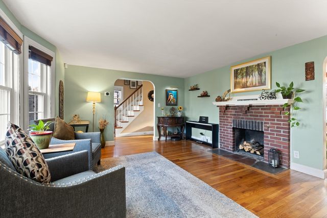 11 Hoover Rd, Walpole, MA 02081