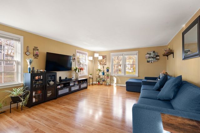 11 Hoover Rd, Walpole, MA 02081