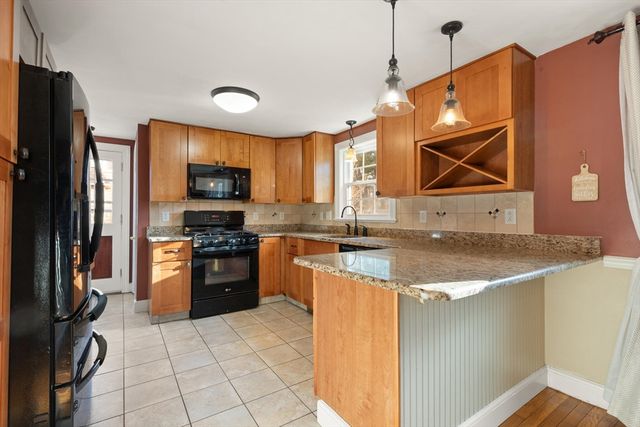 11 Hoover Rd, Walpole, MA 02081