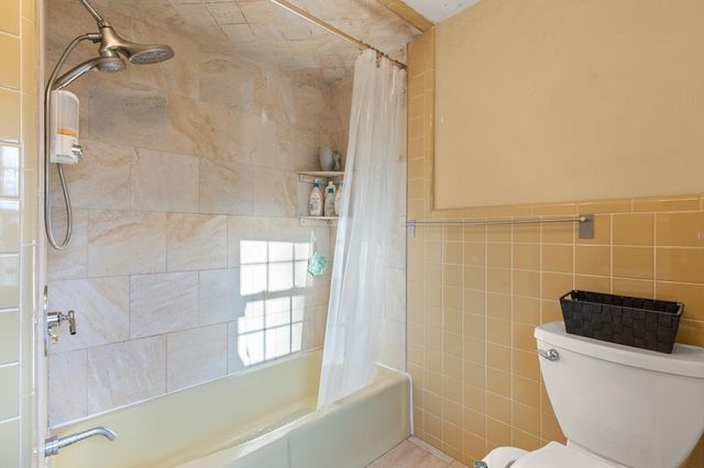 11 Hoover Rd, Walpole, MA 02081