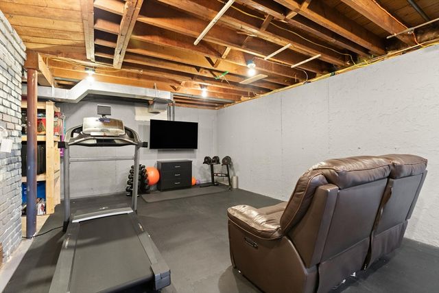 11 Hoover Rd, Walpole, MA 02081