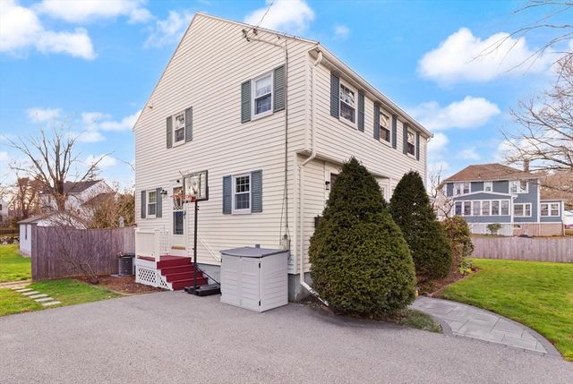 11 Hoover Rd, Walpole, MA 02081