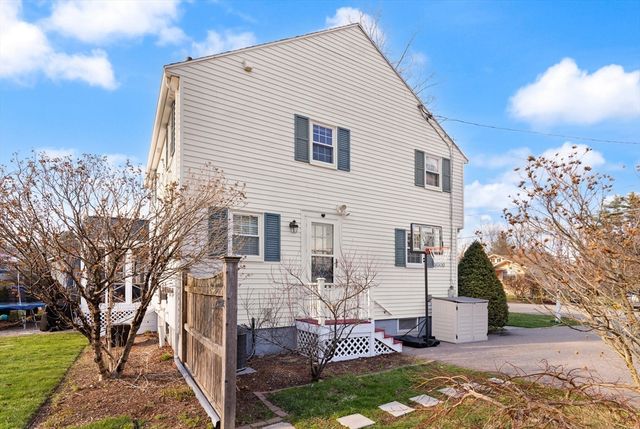 11 Hoover Rd, Walpole, MA 02081