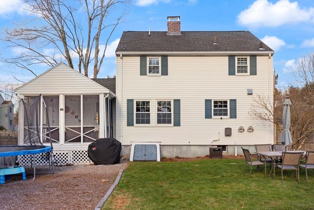 11 Hoover Rd, Walpole, MA 02081