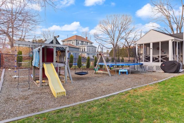 11 Hoover Rd, Walpole, MA 02081