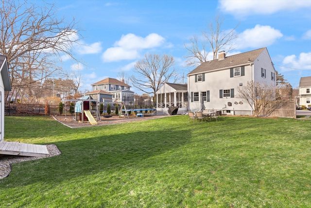 11 Hoover Rd, Walpole, MA 02081