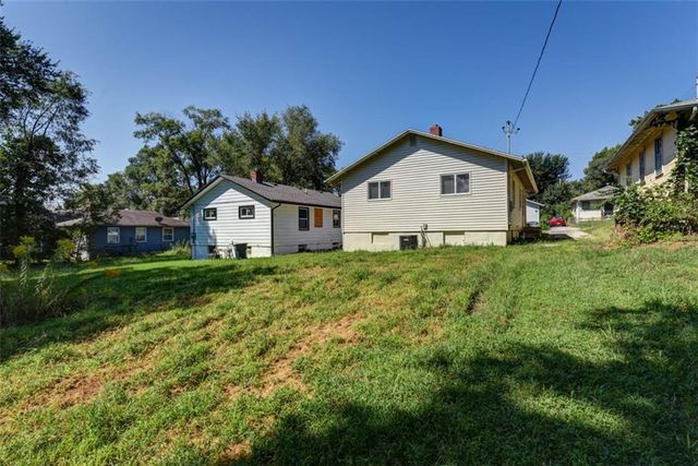 4517 Lawn Avenue, Kansas City, MO 64130