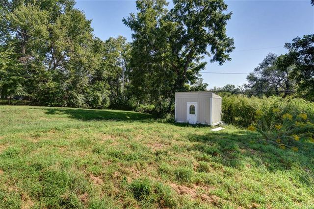 4517 Lawn Avenue, Kansas City, MO 64130