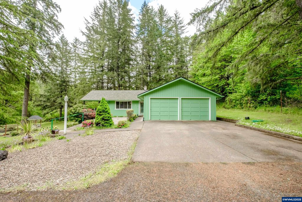 39970 Fir Oaks Ln, Lebanon, OR 97355