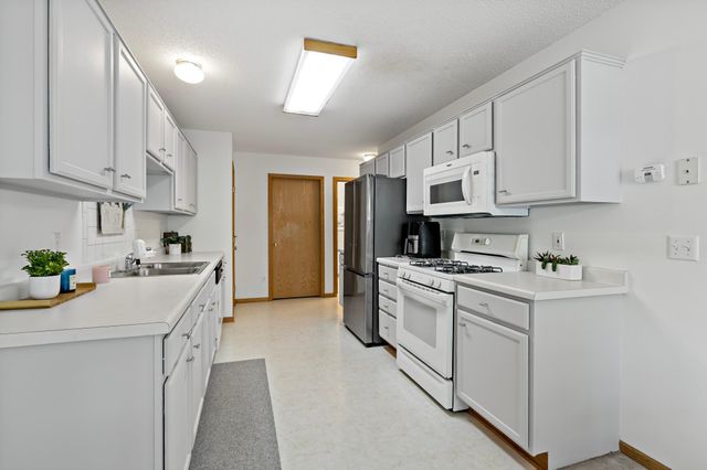 8839 Hastings Circle NE, Blaine, MN 55449