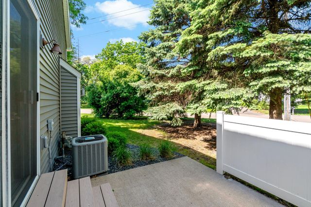 8839 Hastings Circle NE, Blaine, MN 55449