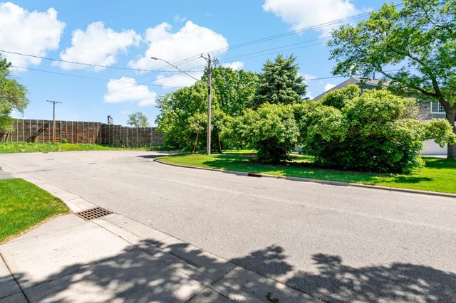 8839 Hastings Circle NE, Blaine, MN 55449