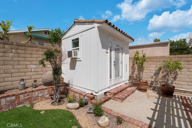 6305 Crebs, Tarzana, CA 91335