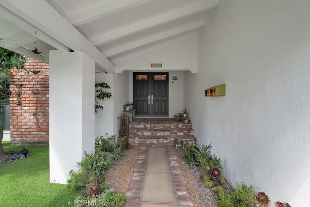 6305 Crebs, Tarzana, CA 91335