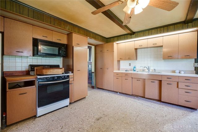 7290 Peters Road, Tipp City, OH 45371