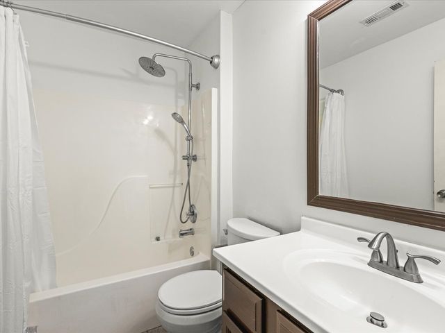 209 Huntington Court, Oswego, IL 60543