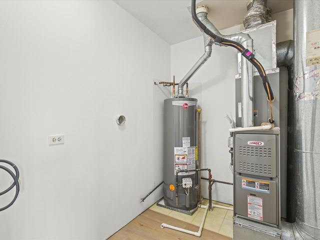 209 Huntington Court, Oswego, IL 60543