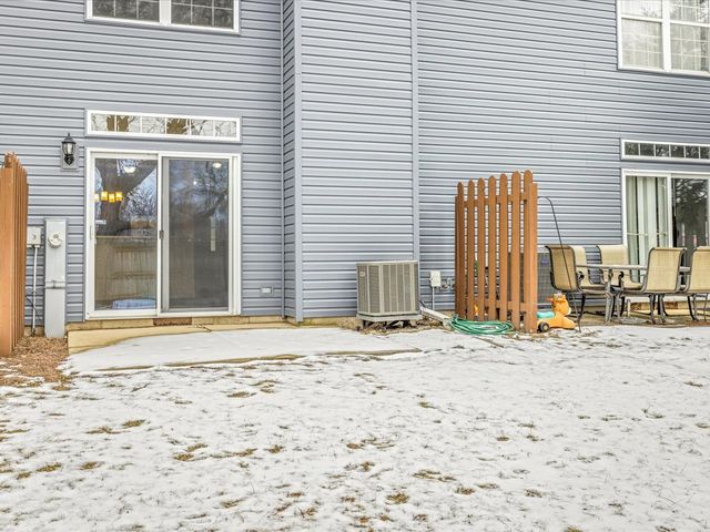 209 Huntington Court, Oswego, IL 60543