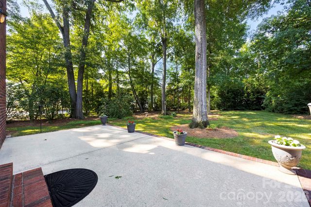 1703 Caddy Court, Matthews, NC 28104